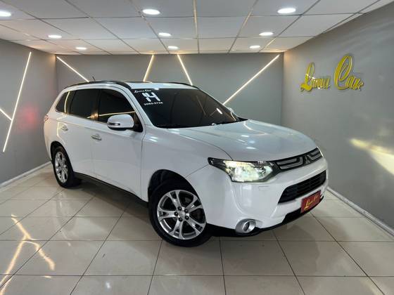 MITSUBISHI OUTLANDER 3.0 GT 4X4 V6 24V GASOLINA 4P AUTOMÁTICO MITSUBISHI OUTLANDER 3.0 GT 4X4 V6 24V GASOLINA 4P AUTOMÁTICO